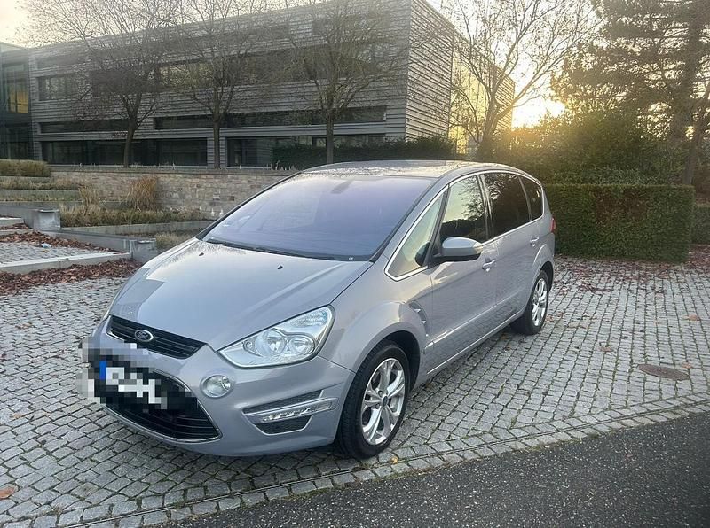Grau Gebraucht 2012 Ford S-MAX Titanium Van / Kleinbus | 5.500 € (Superpreis) - Bild 1/4