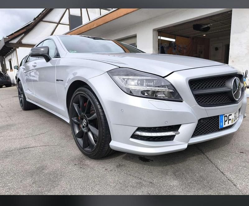 Silber Gebraucht 2012 Mercedes CLS500 Coupé | 27.500 € - Bild 1/4