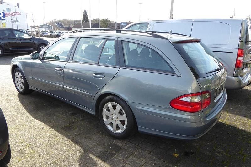 Gebraucht Mercedes E200 184 PS (135 kW) 2006 Grau Kombi