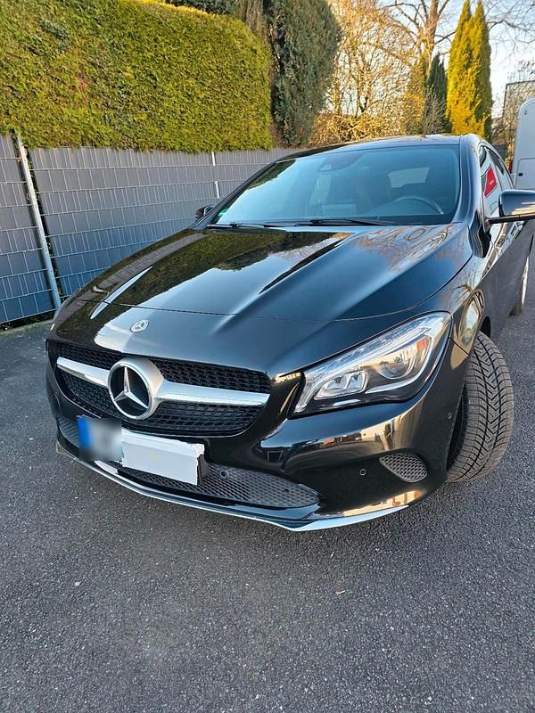 Gebraucht Mercedes CLA200 156 PS (114 kW) 2019 Schwarz Kombi
