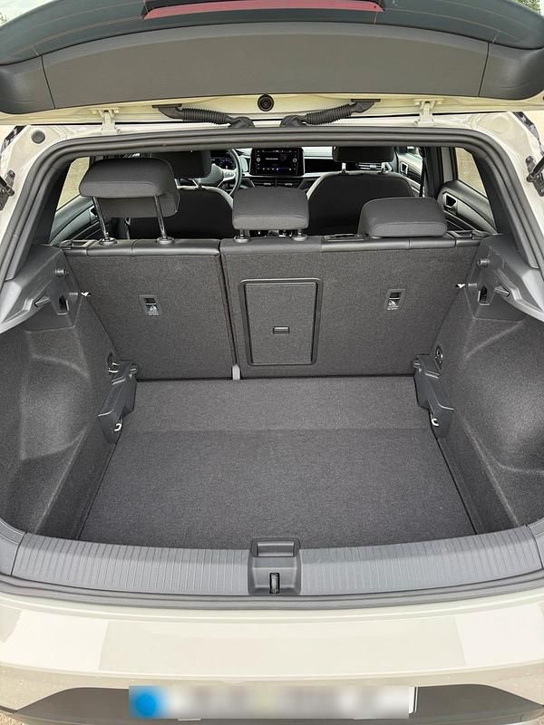 Second-hand VW T-Roc Style 101 CP (74 kW) 2024 Gri SUV