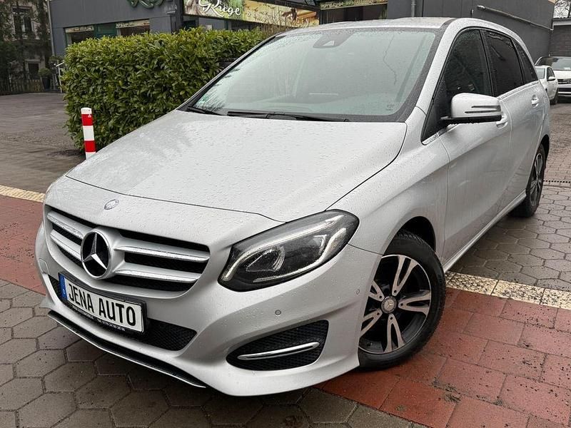 Gebraucht Mercedes B220 177 PS (130 kW) 2016 Silber Van / Kleinbus