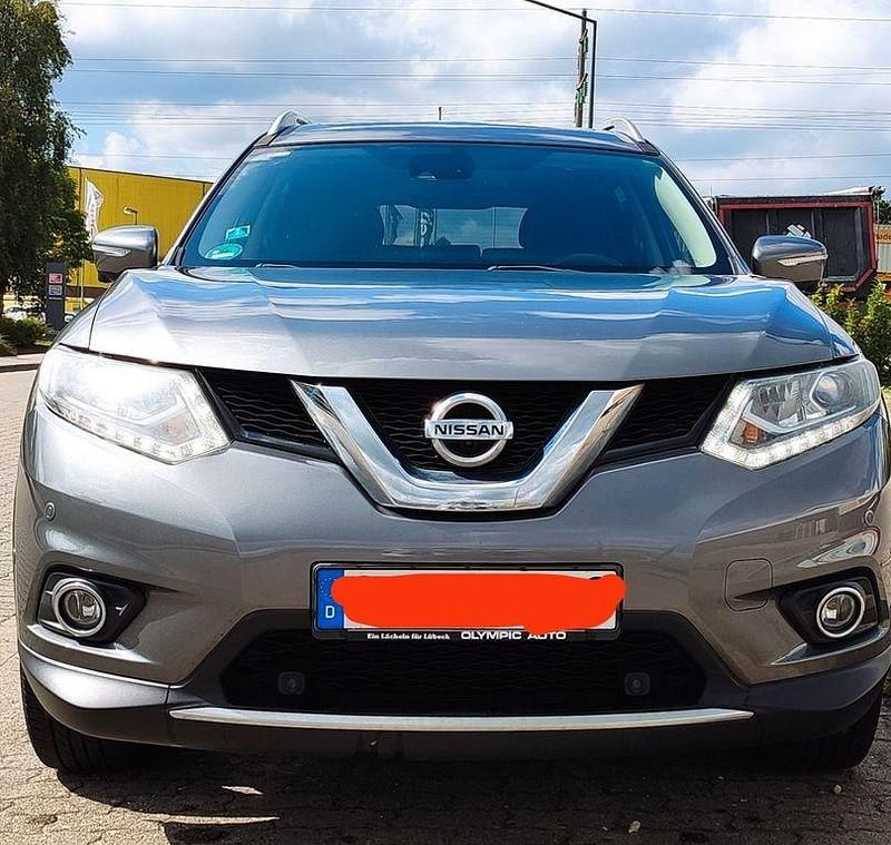 Grau Gebraucht 2017 Nissan X-Trail Tekna SUV | 12.950 € (Fairer Preis) - Bild 1/4