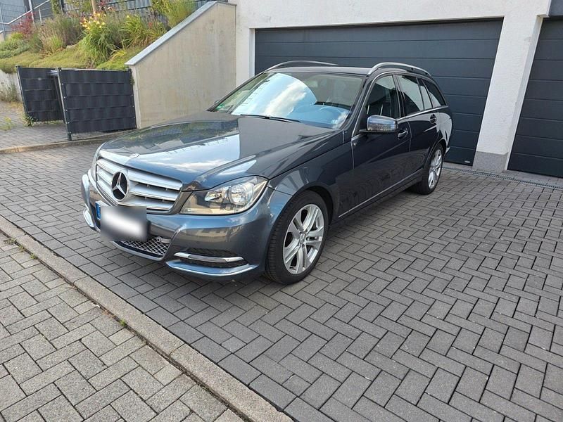 Grau Gebraucht 2013 Mercedes C180 Avantgarde Kombi | 8.690 € (Fairer Preis) - Bild 1/4