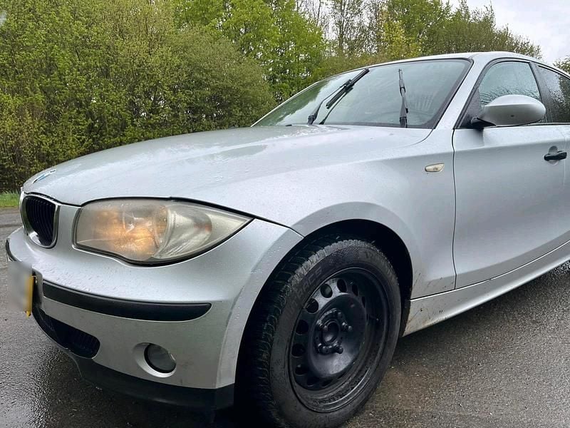 Gebraucht BMW 118 143 PS (105 kW) 2006 Silber Kleinwagen