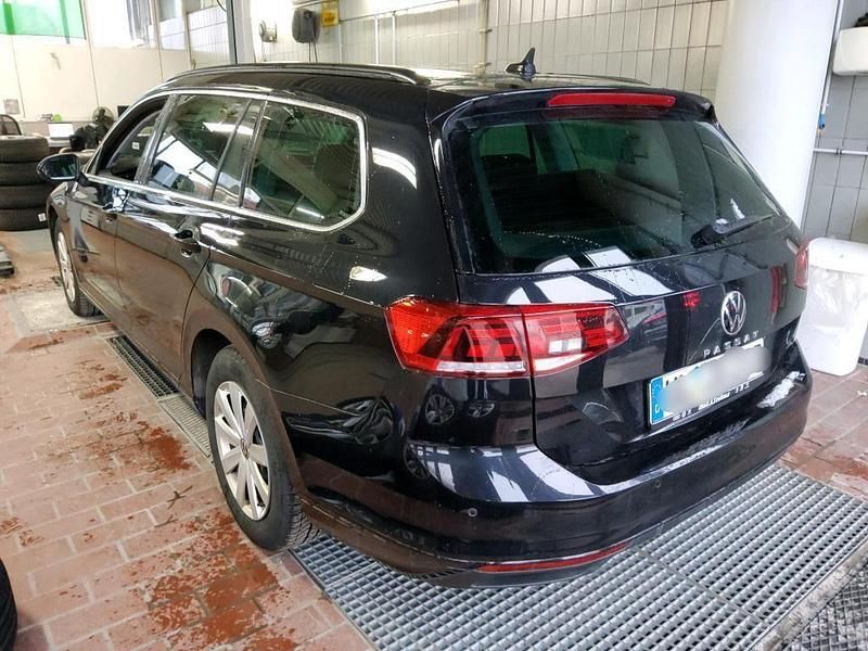 Second-hand VW Passat 200 CP (147 kW) 2023 Negru Break