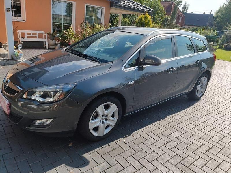 Grau Gebraucht 2010 Opel Astra Sport Kombi | 5.000 € (Fairer Preis) - Bild 1/4