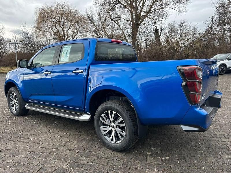 Neu Isuzu D-Max 163 PS (119 kW) 2025 Blau Pickup