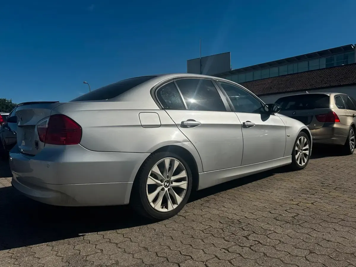 Gebraucht BMW 320 150 PS (110 kW) 2006 Silber Limousine