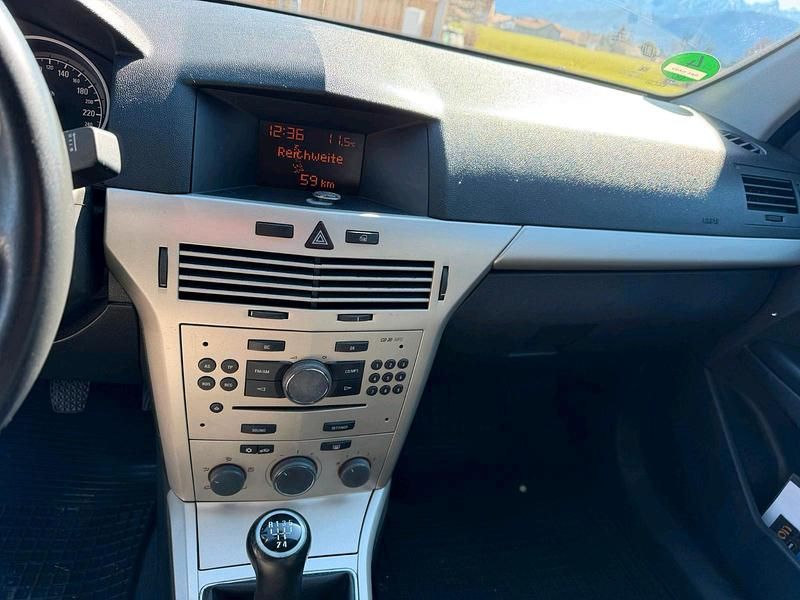 Gebraucht Opel Astra 110 PS (80 kW) 2007 Blau Kleinwagen