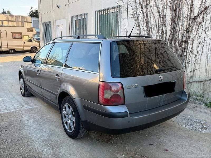 Gebraucht VW Passat 131 PS (96 kW) 2004 Grau Kombi