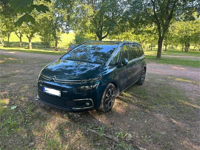Blau Gebraucht 2020 Citroën C4 SpaceTourer Shine Van / Kleinbus | 18.500 € (Etwas zu teuer) - Bild 1/4