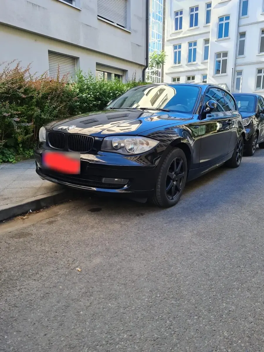 Gebraucht BMW 116 122 PS (89 kW) 2008 Schwarz Kleinwagen