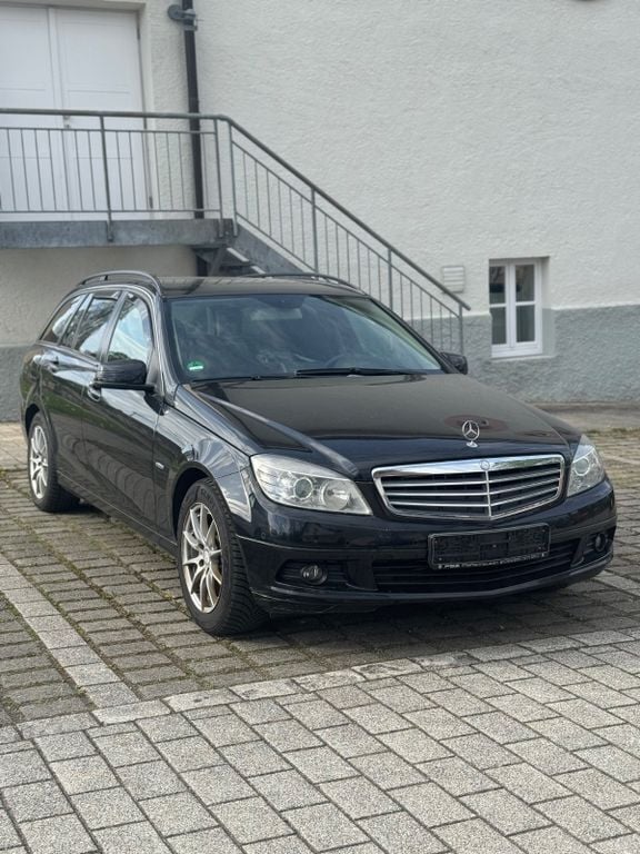 Schwarz Gebraucht 2009 Mercedes C180 Kombi | 2.900 € (Guter Preis) - Bild 1/4