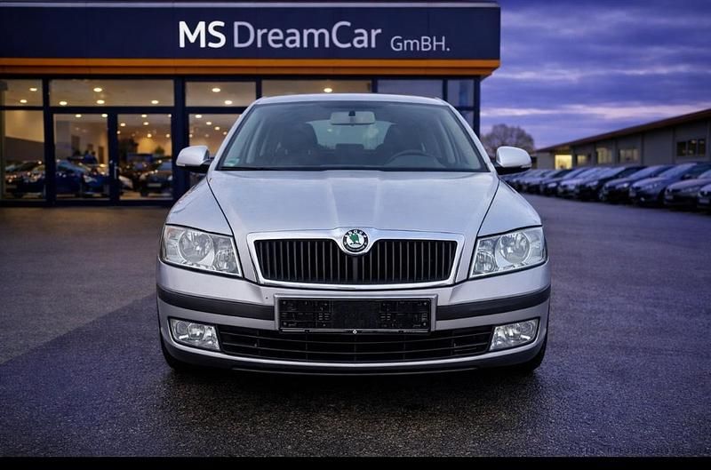 Gold Gebraucht 2006 Skoda Octavia Limousine | 5.499 € - Bild 1/4