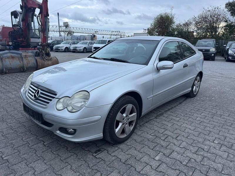 Silber Gebraucht 2004 Mercedes C200 Coupé | 990 € (Superpreis) - Bild 1/4