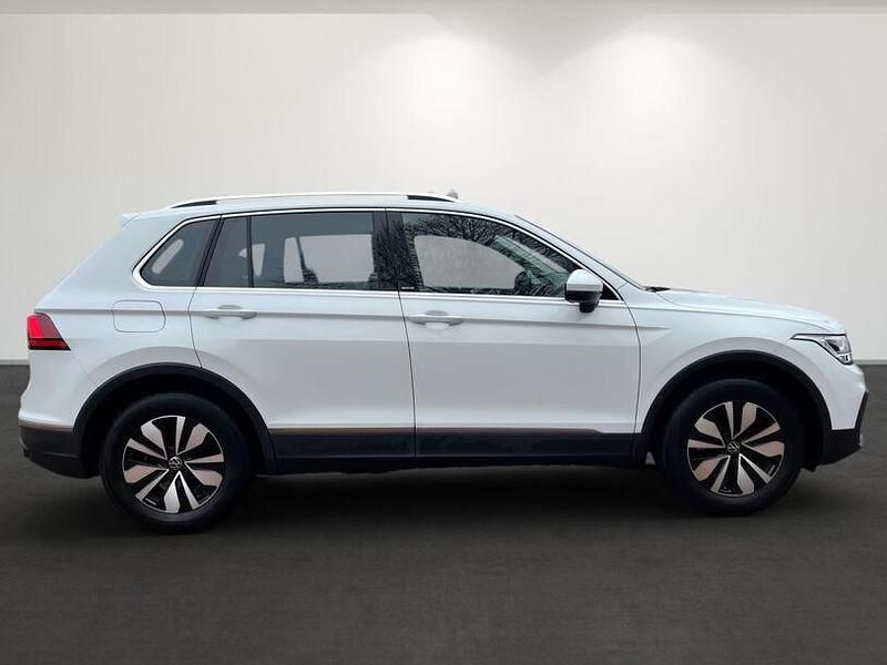 Gebraucht VW Tiguan Move 150 PS (110 kW) 2024 (pure white) SUV
