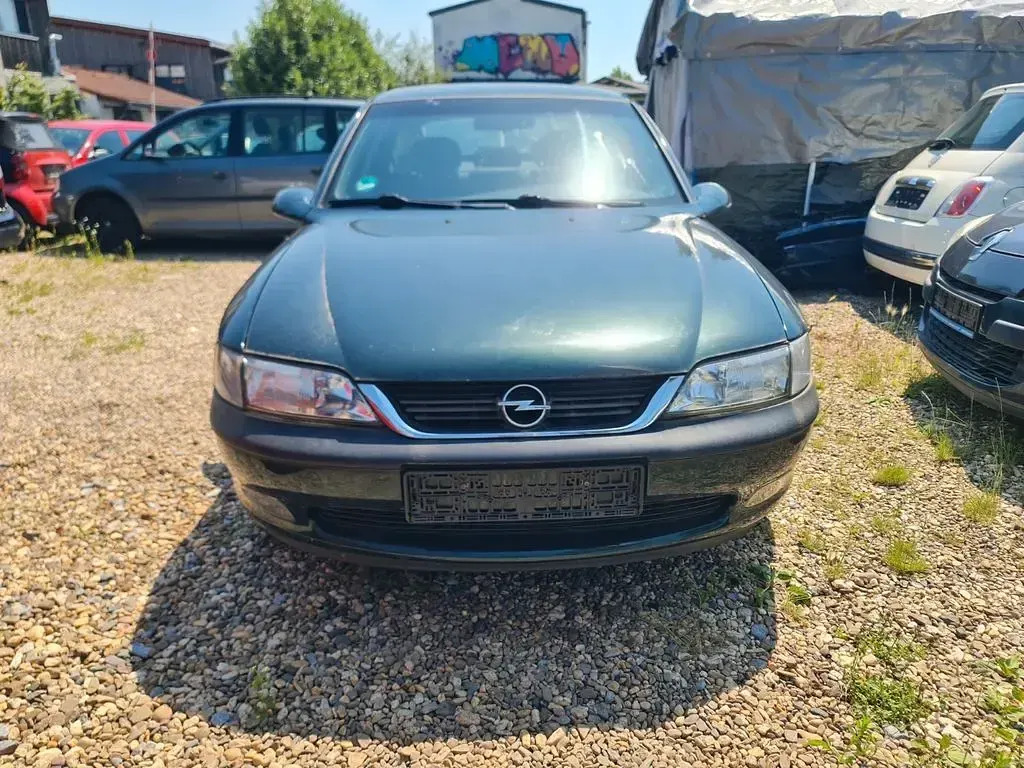 Gebraucht Opel Vectra 101 PS (74 kW) 1998 Grün Limousine