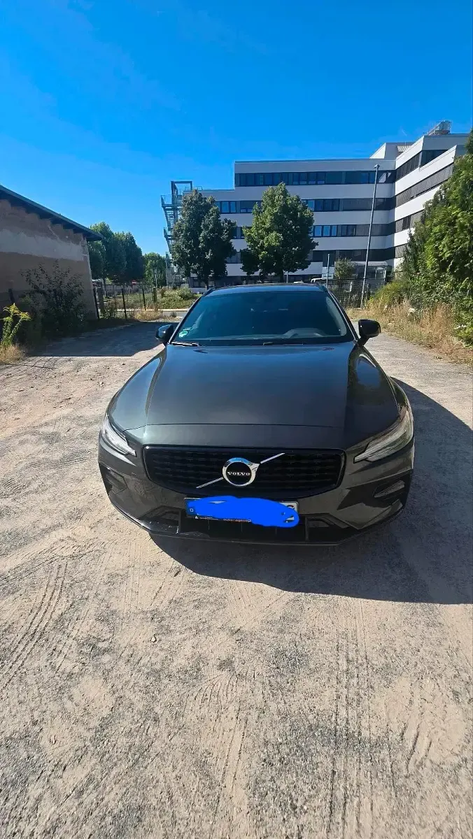 Gebraucht Volvo V60 197 PS (144 kW) 2022 Grau Kombi