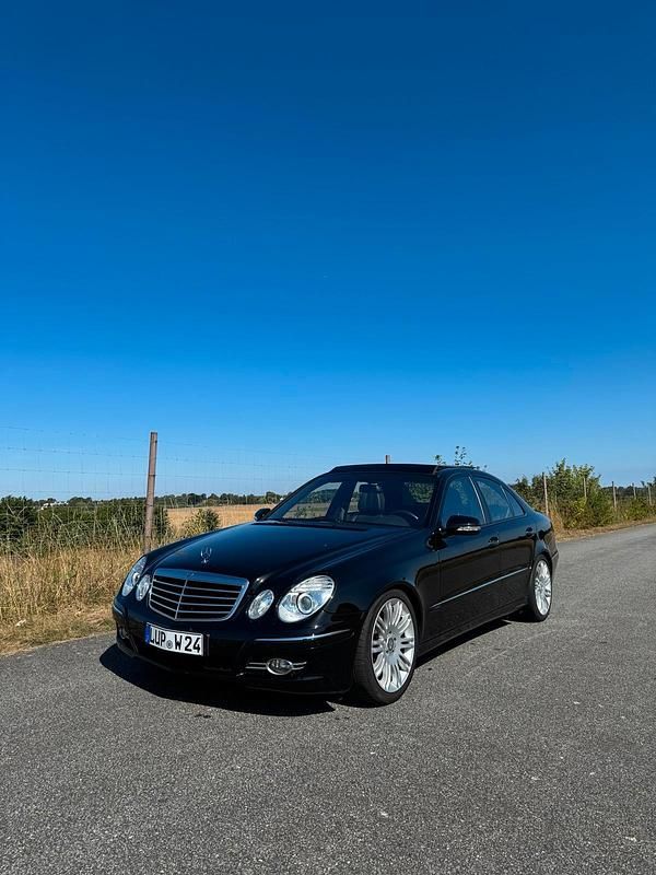 Schwarz Gebraucht 2008 Mercedes E350 Limousine | 7.790 € (Fairer Preis) - Bild 1/4