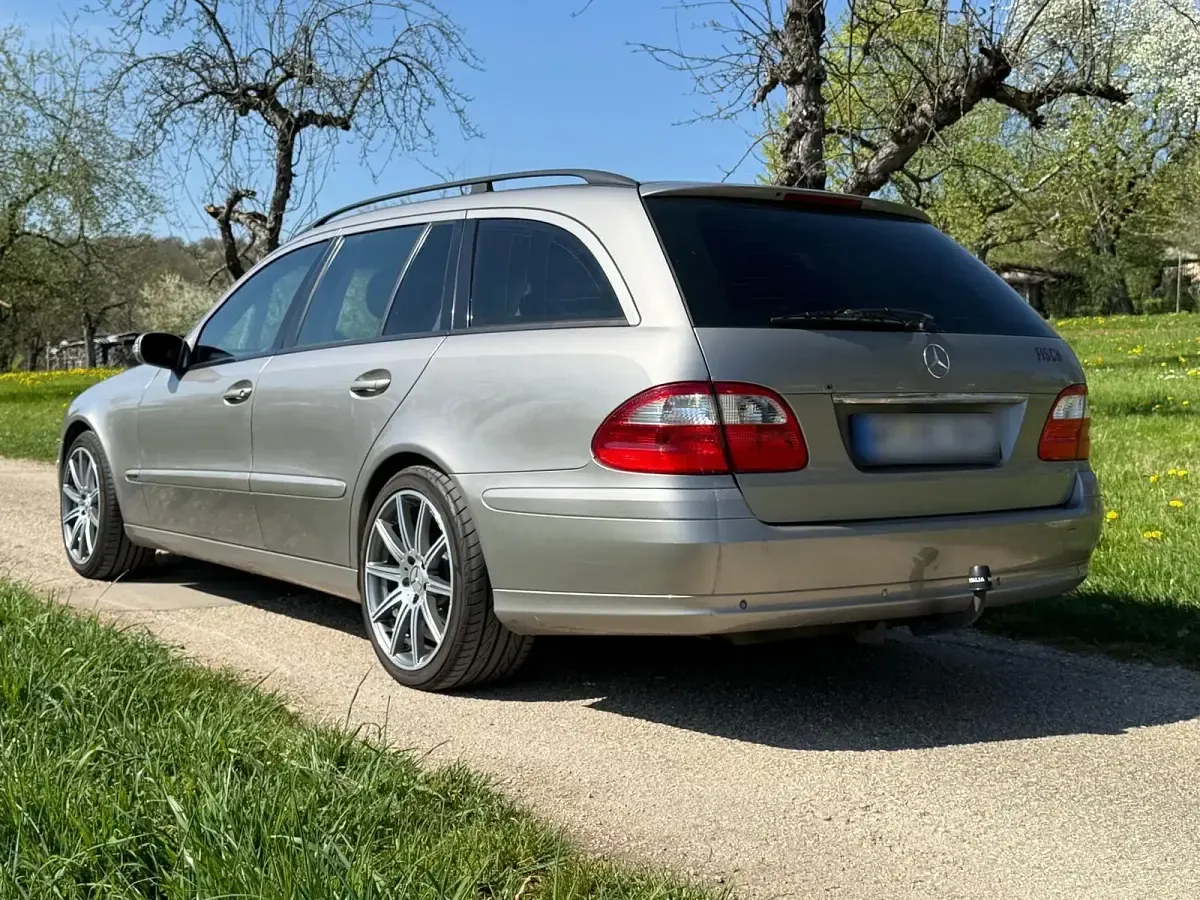 Gebraucht Mercedes E200 Classic 163 PS (119 kW) 2003 Silber Kombi
