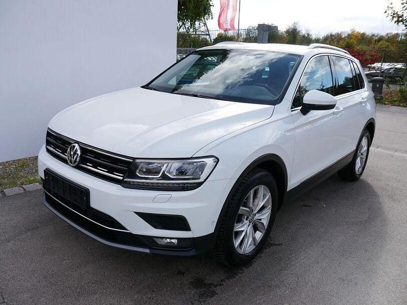 Weiss Gebraucht 2019 VW Tiguan Allspace SUV | 25.990 € - Bild 1/4