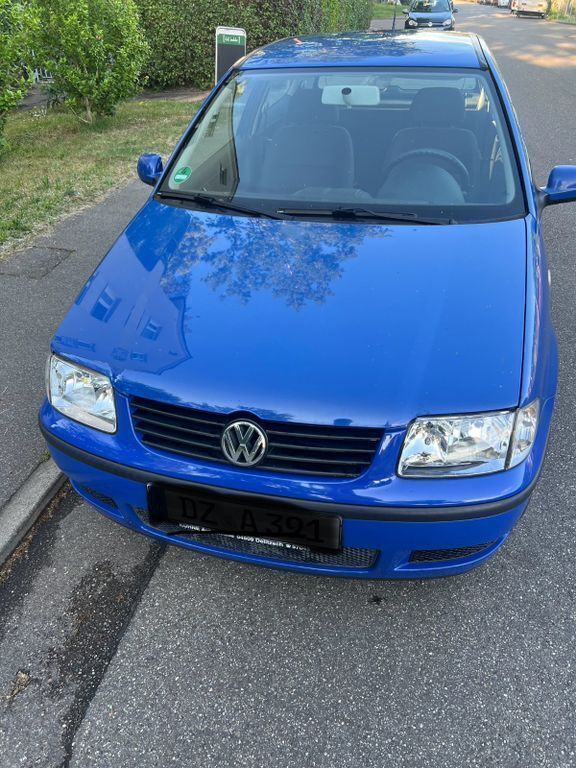 Blau Gebraucht 2000 VW Polo Basis Limousine | 700 € (Guter Preis) - Bild 1/4
