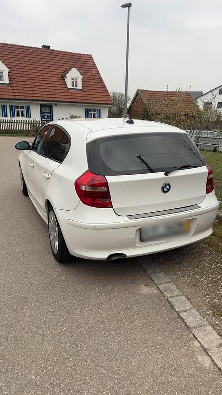 Gebraucht BMW 120 170 PS (125 kW) 2008 Weiß Kleinwagen