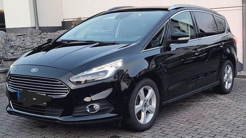 Gebraucht Ford S-MAX Titanium 165 PS (121 kW) 2019 Schwarz Van / Kleinbus