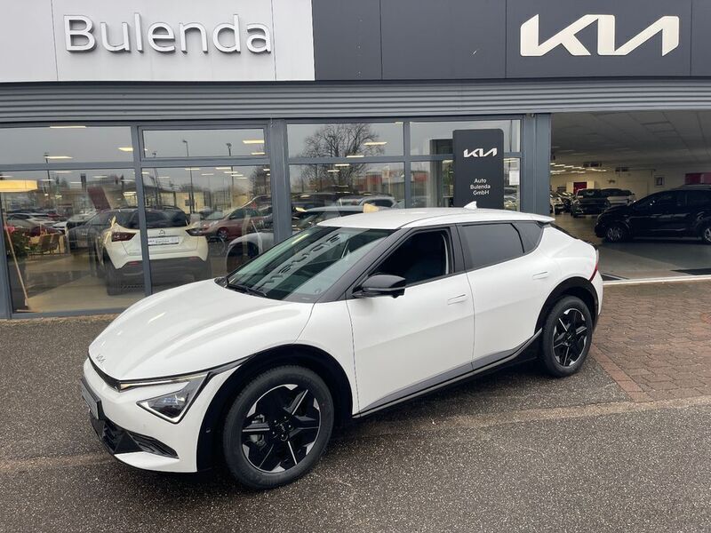 (swp) snow white pearl m Gebraucht 2025 Kia EV6 Comfort SUV | 49.970 € (Fairer Preis) - Bild 1/4