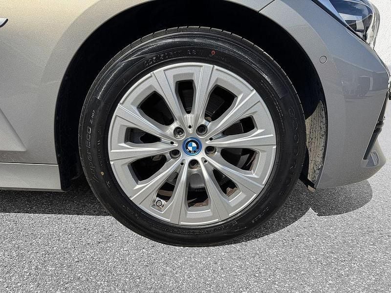 Gebraucht BMW 320e 204 PS (150 kW) 2022 Grau Limousine