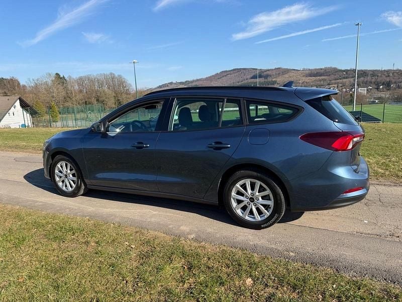 Gebraucht Ford Focus Cool & Connect 120 PS (88 kW) 2022 Blau Kombi