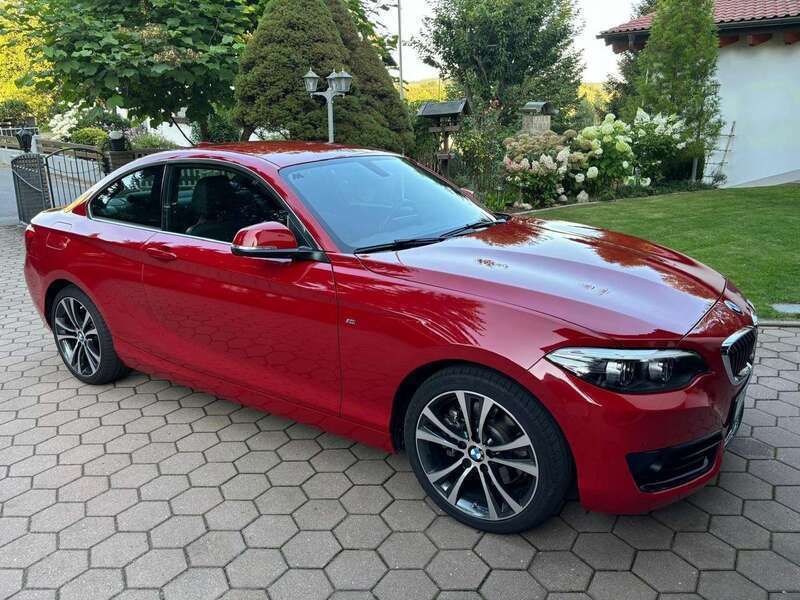 Rot Gebraucht 2018 BMW 230 Sport Line Coupé | 22.000 € (Guter Preis) - Bild 1/4