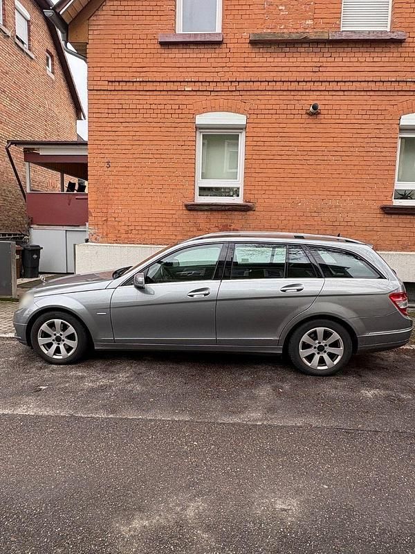 Gebraucht Mercedes C200 136 PS (100 kW) 2010 Grau Kombi