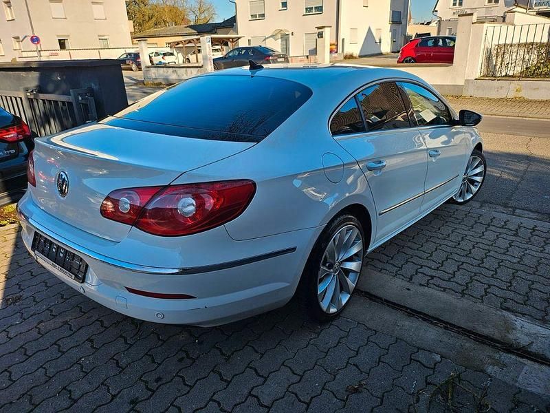 Gebraucht VW Passat Individual 170 PS (125 kW) 2011 Weiß Limousine