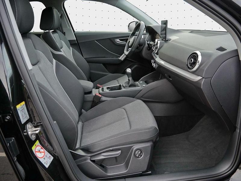 Gebraucht Audi Q2 S-Line 116 PS (85 kW) 2025 Mythosschwarz metallic SUV