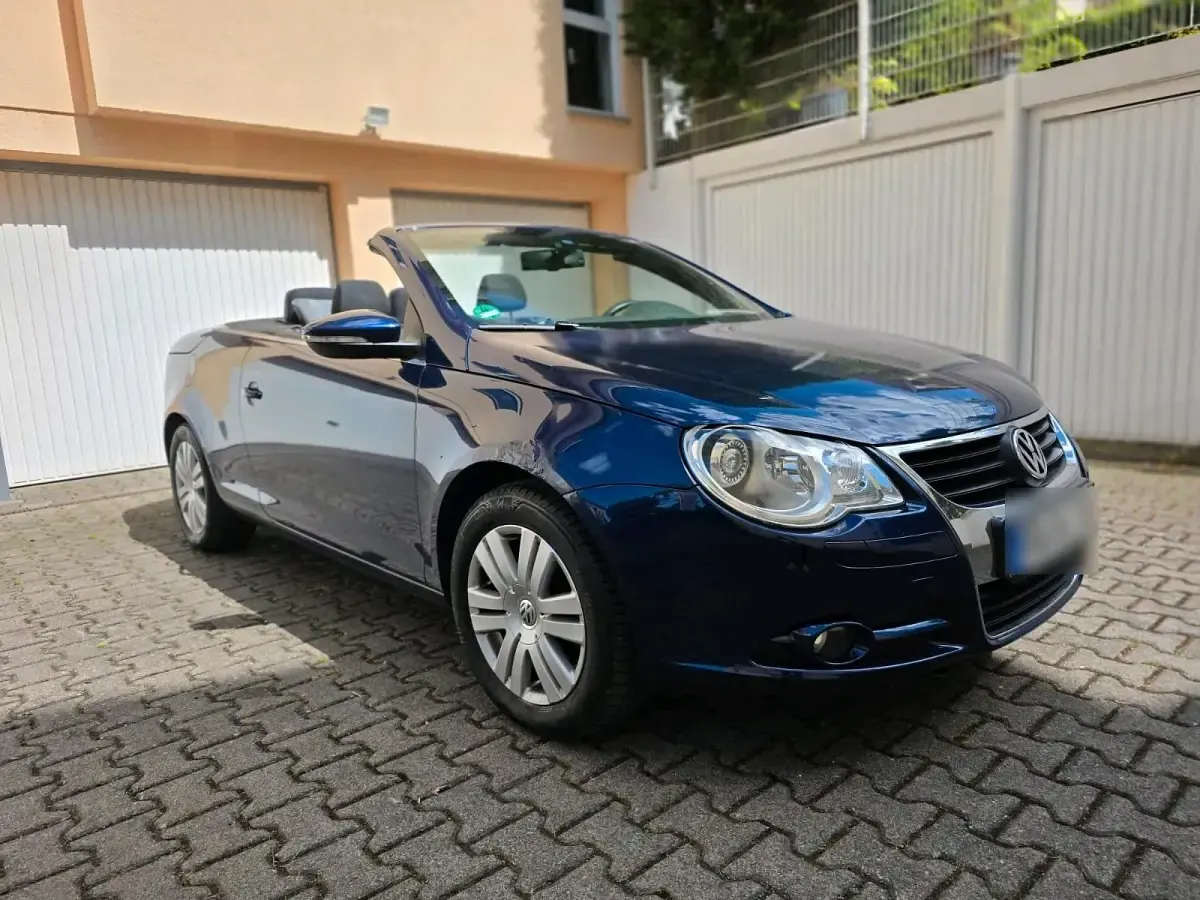 Gebraucht VW Eos 122 PS (89 kW) 2009 Blau Cabrio