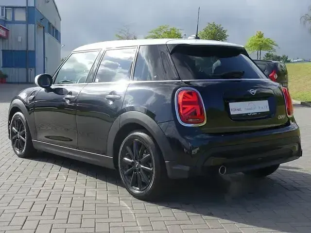 Gebraucht Mini Cooper Classic 136 PS (100 kW) 2023 Schwarz Kleinwagen