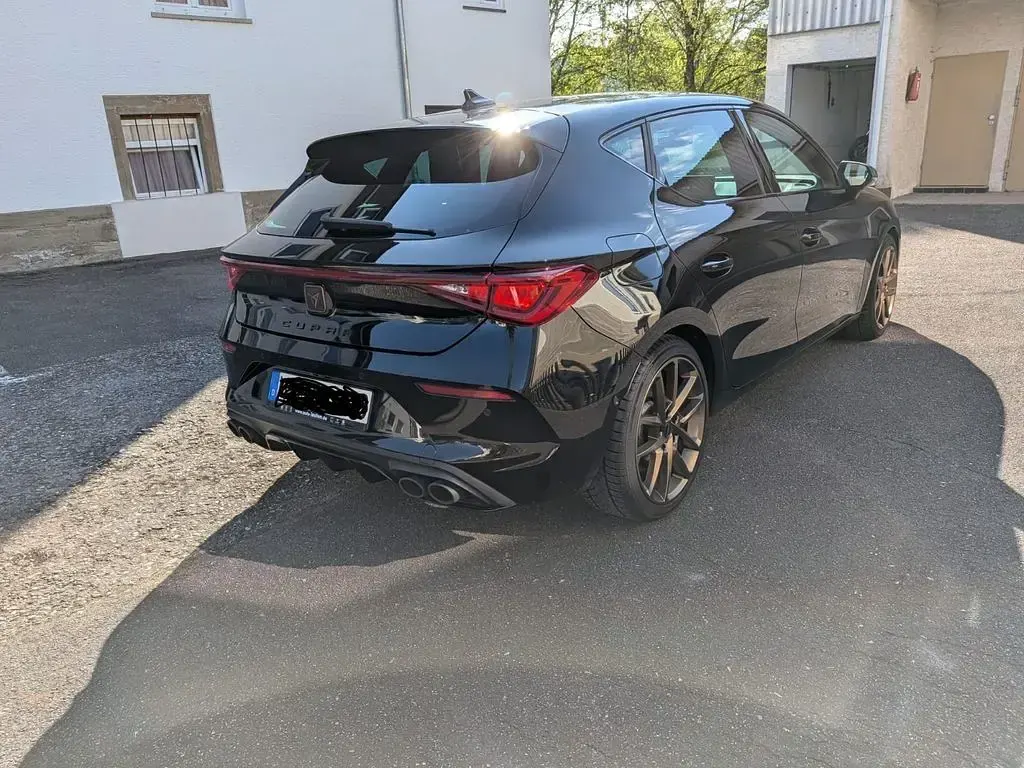 Gebraucht Cupra Leon VZ 300 PS (220 kW) 2023 Schwarz Limousine