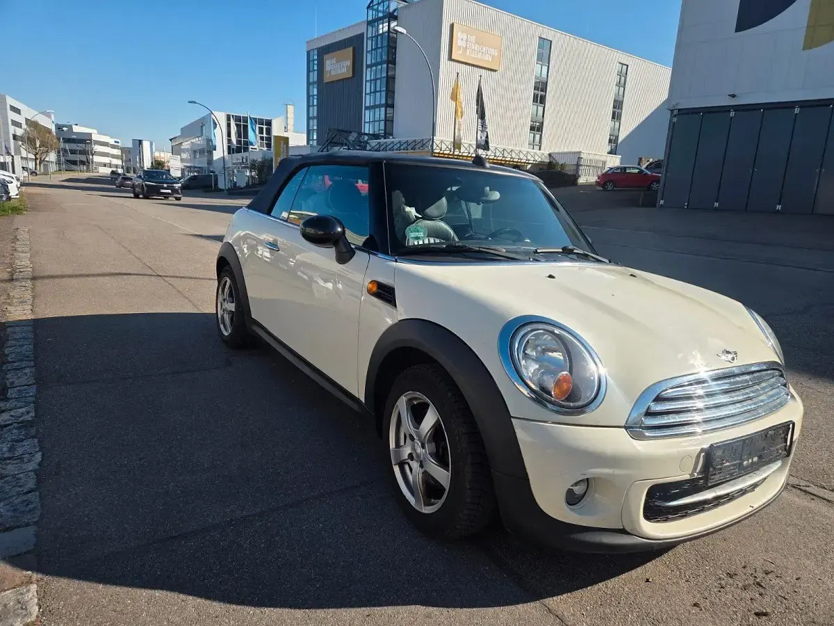 Second-hand Mini Cooper D Cabriolet 111 CP (81 kW) 2011 Alb Cabrio