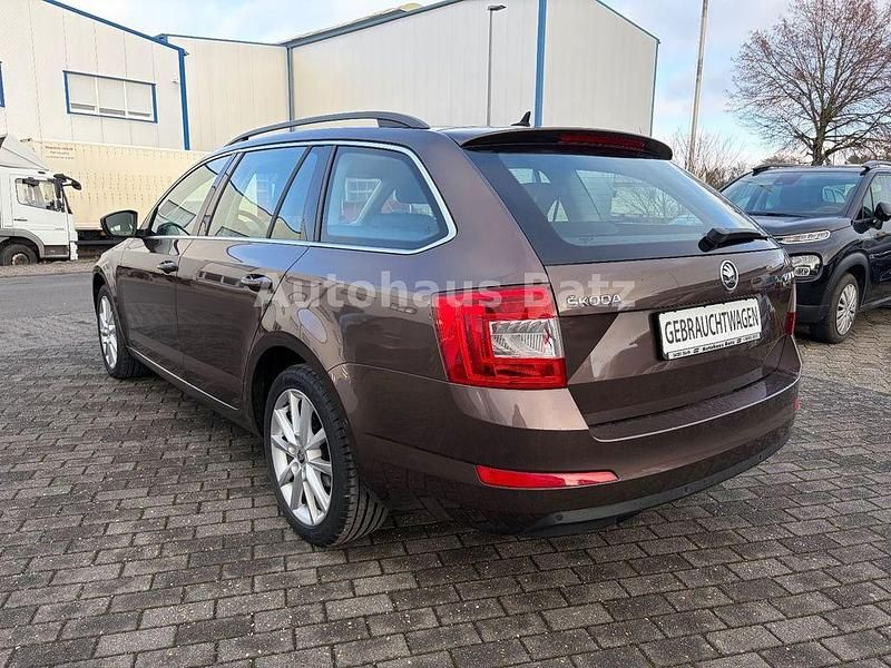 Gebraucht Skoda Octavia Elegance 150 PS (110 kW) 2014 Braun Kombi