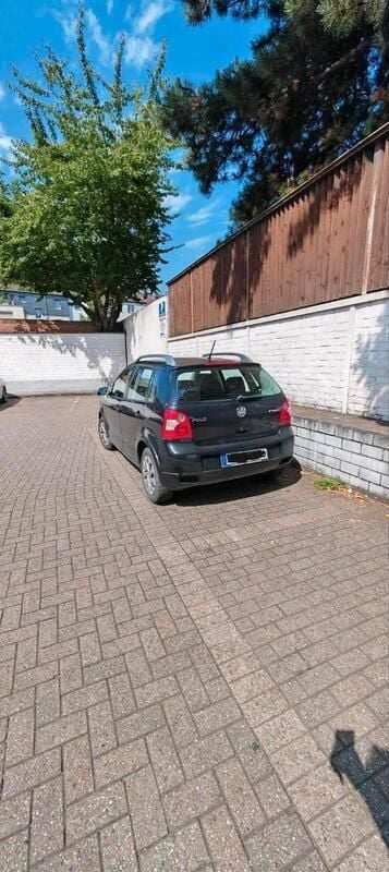 Schwarz Gebraucht 2005 VW Polo Cross Kleinwagen | 1.999 € - Bild 1/4