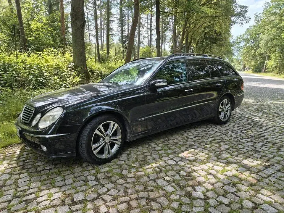 Gebraucht Mercedes E270 177 PS (130 kW) 2003 Schwarz Kombi