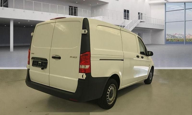 Gebraucht Mercedes Vito 114 PS (83 kW) 2017 Weiß Van