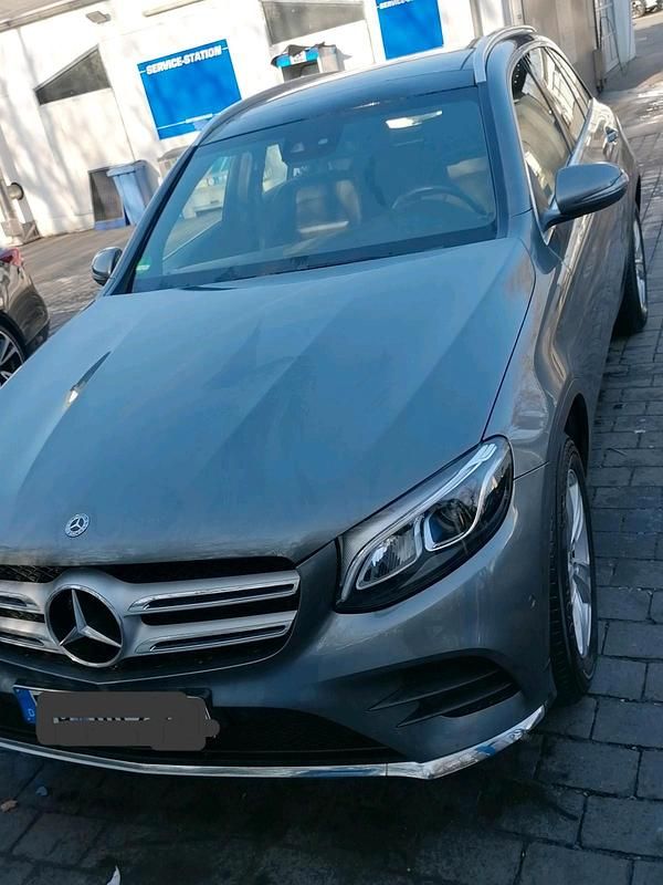 Gebraucht Mercedes GLC220 125 PS (91 kW) 2018 Andere farben SUV