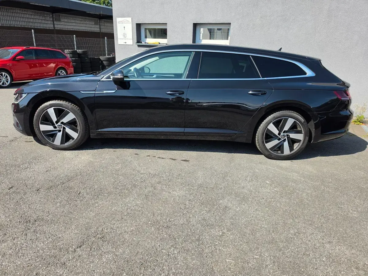 Gebraucht VW Arteon Basis 150 PS (110 kW) 2023 Schwarz Limousine