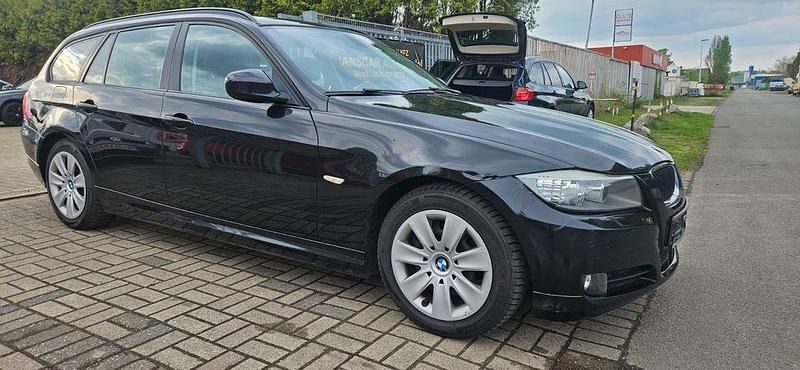 Schwarz Gebraucht 2010 BMW 318 Kombi | 3.900 € (Guter Preis) - Bild 1/4