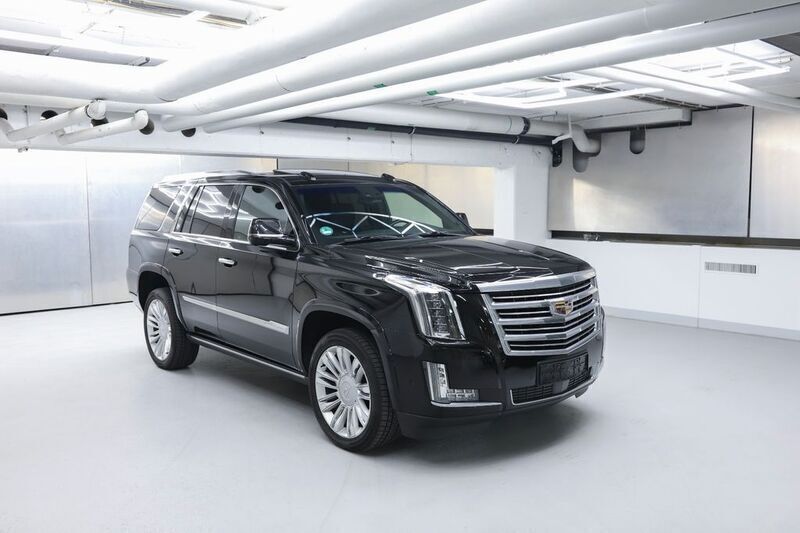 Schwarz Gebraucht 2018 Cadillac Escalade SUV | 44.900 € - Bild 1/4