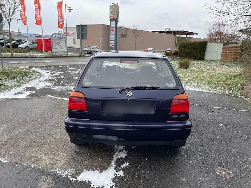 Gebraucht VW Golf 60 PS (44 kW) 1997 Blau Coupé