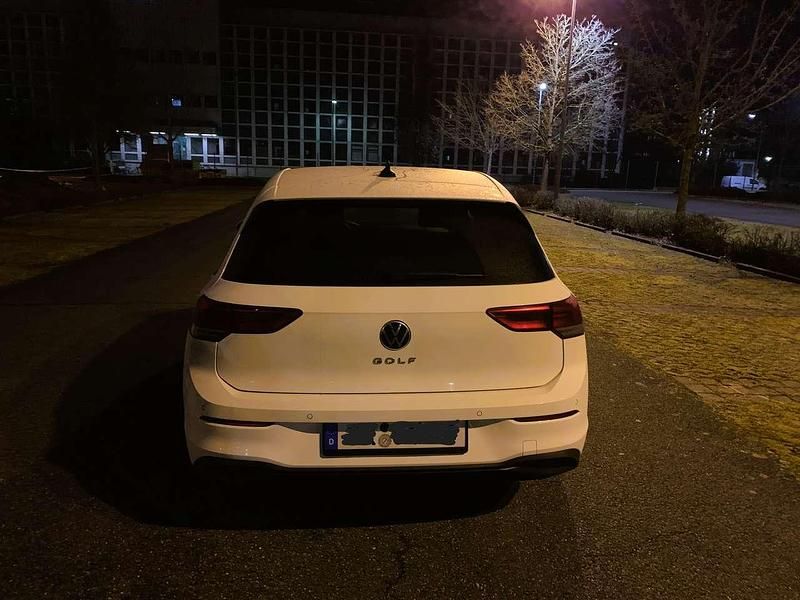 Gebraucht VW Golf VII Life 150 PS (110 kW) 2021 Weiß Kleinwagen